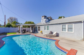 4 bedroom house with a pool